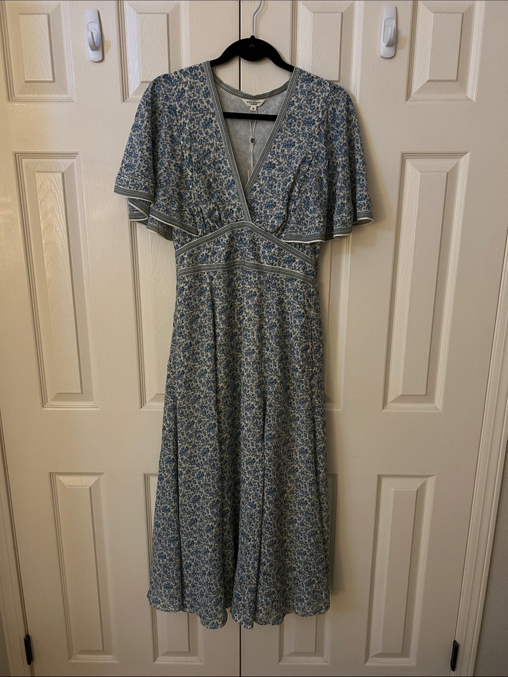 Max Studio “nwt” Floral Dress Sz: M  retails $220